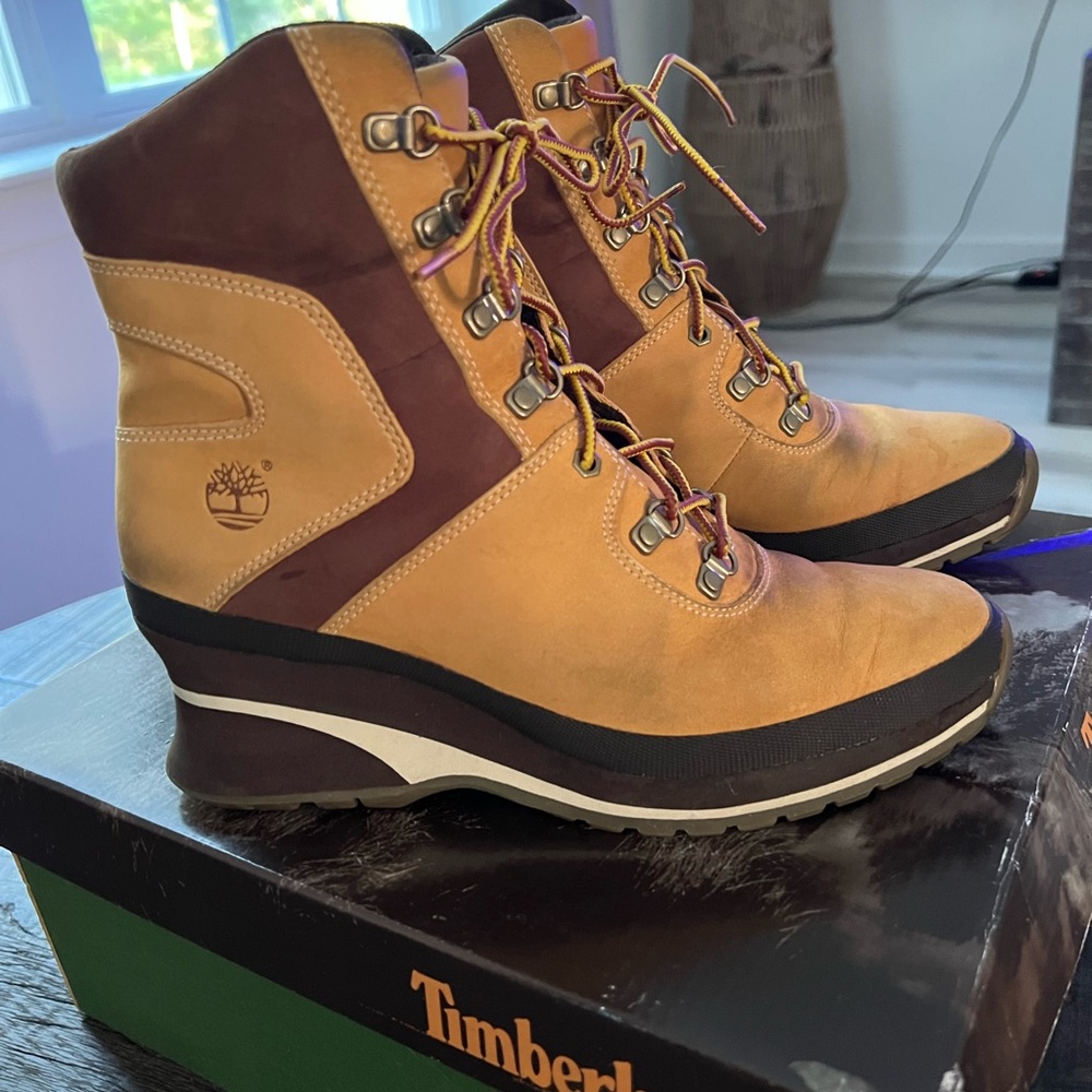 Retro Timberland Woman’s Canarsie  Hiking Boots